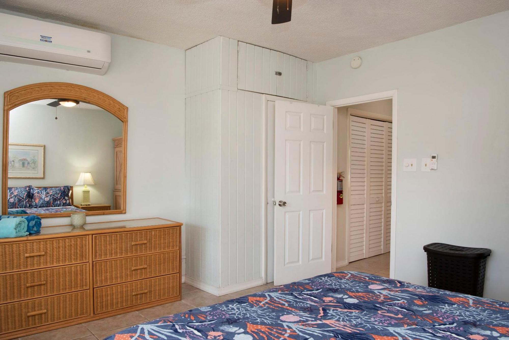 Beach Living At Island Pine Villas George Town Exterior photo
