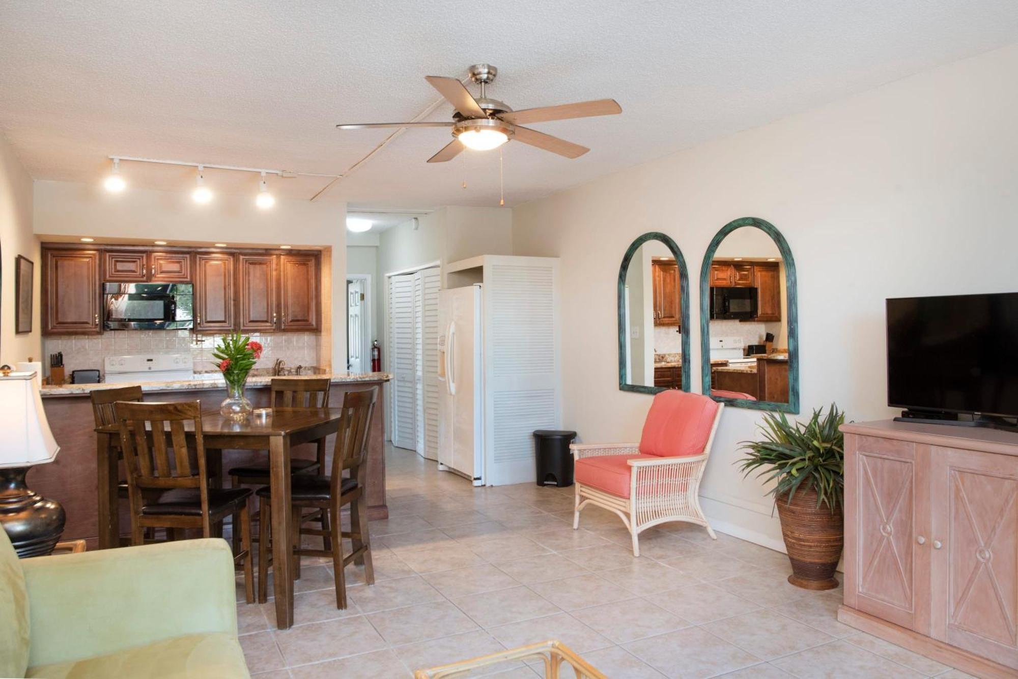 Beach Living At Island Pine Villas George Town Exterior photo
